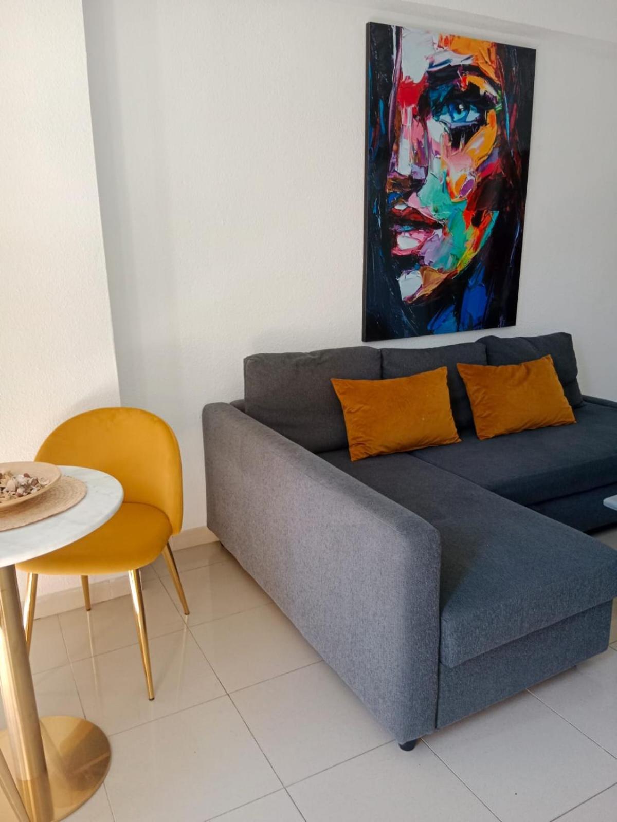Apartamentos El Velero Torremolinos Luaran gambar