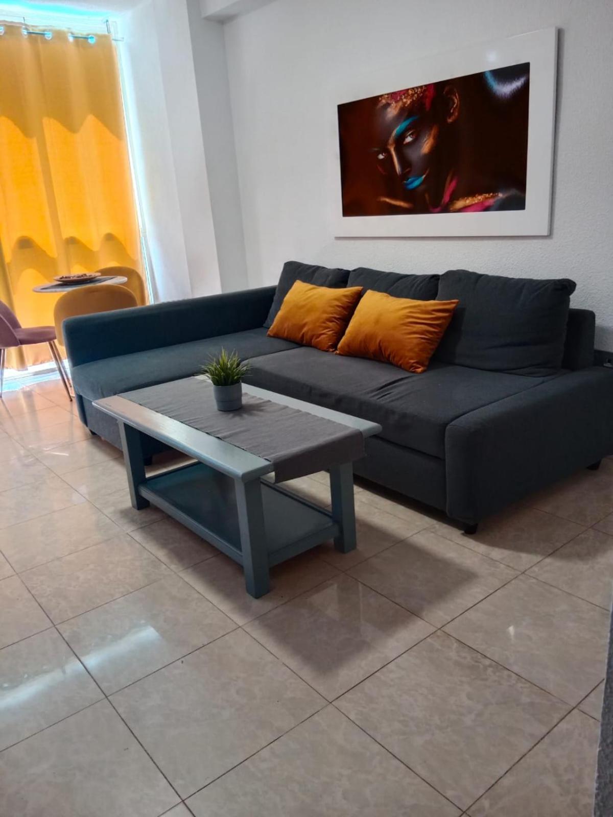 Apartamentos El Velero Torremolinos Bilik gambar