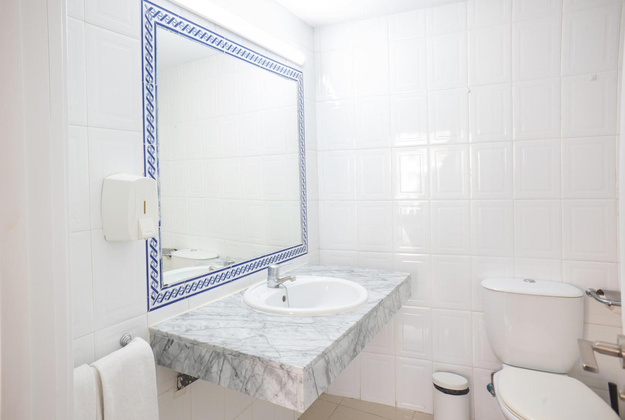 Apartamentos El Velero Torremolinos Luaran gambar