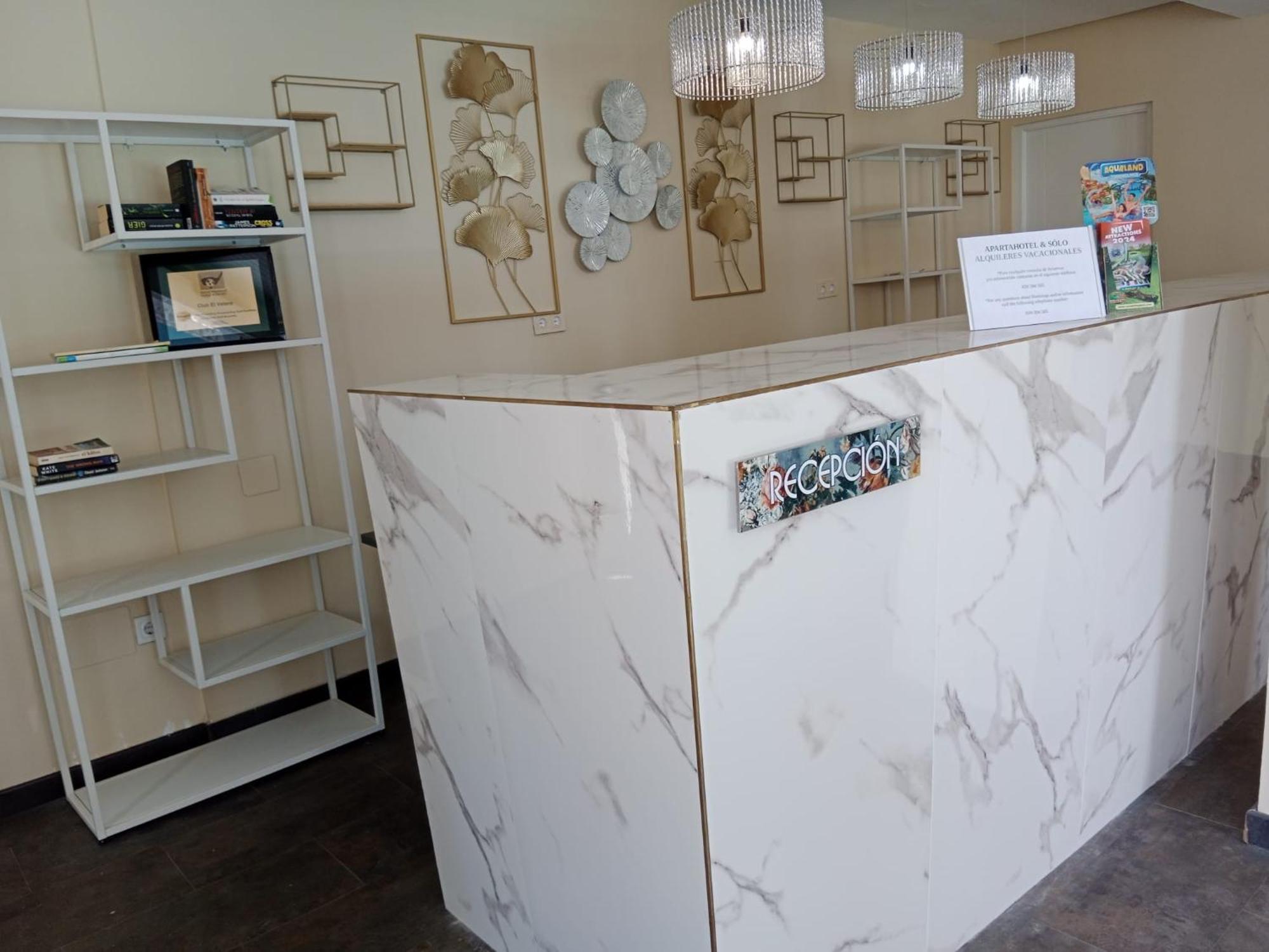 Apartamentos El Velero Torremolinos Luaran gambar